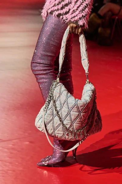 Look 37